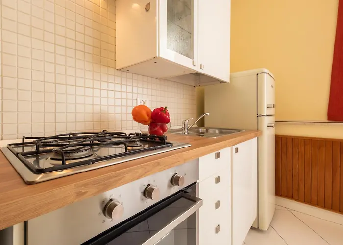 Nazario Sauro 19 By * Bolonia